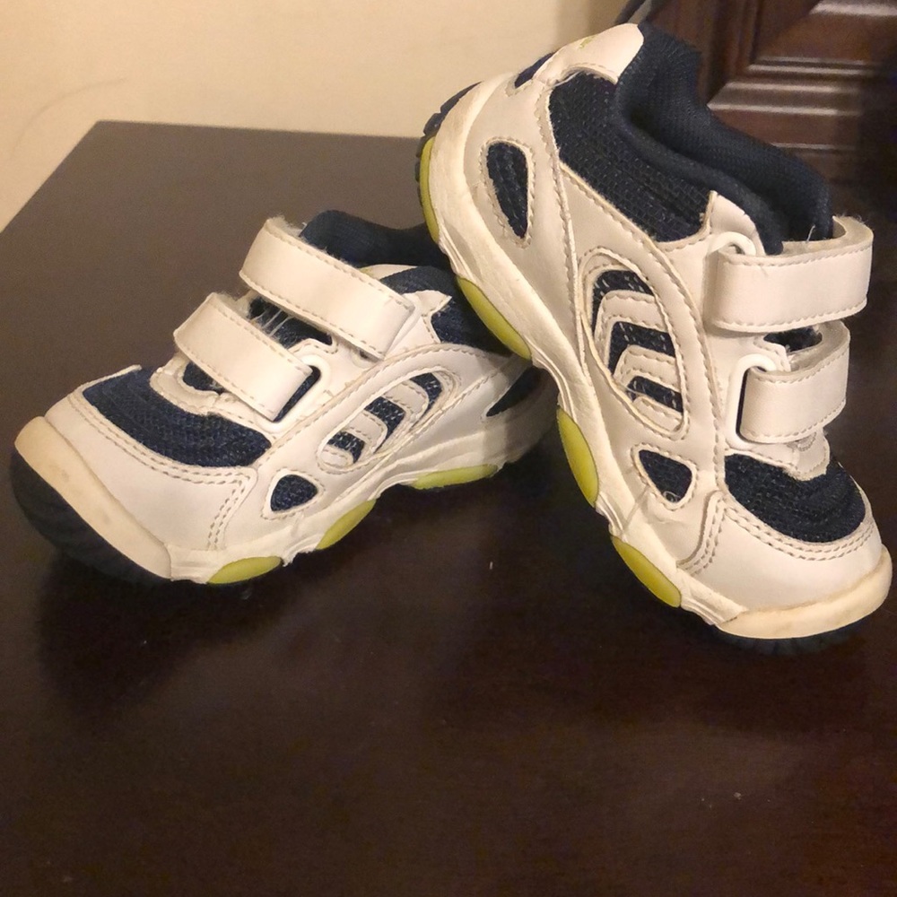 Stride rite boy shoes